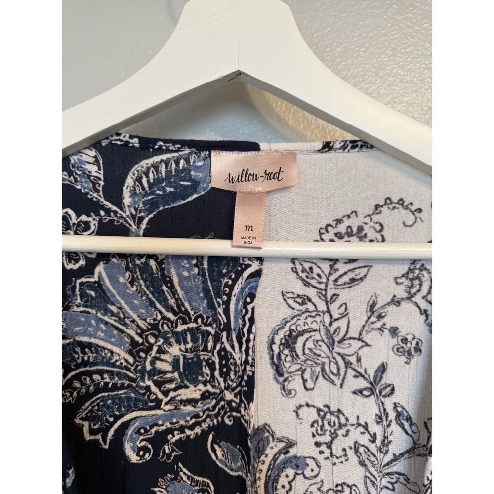 Willow & Root Juniors Medium Two Tone‎ Long Belle Sleeve Floral Top Blue White - Picture 4 of 9